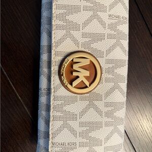 Michael Kors White and Gold Wallet